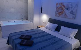 Athens Jacuzzi Apartment