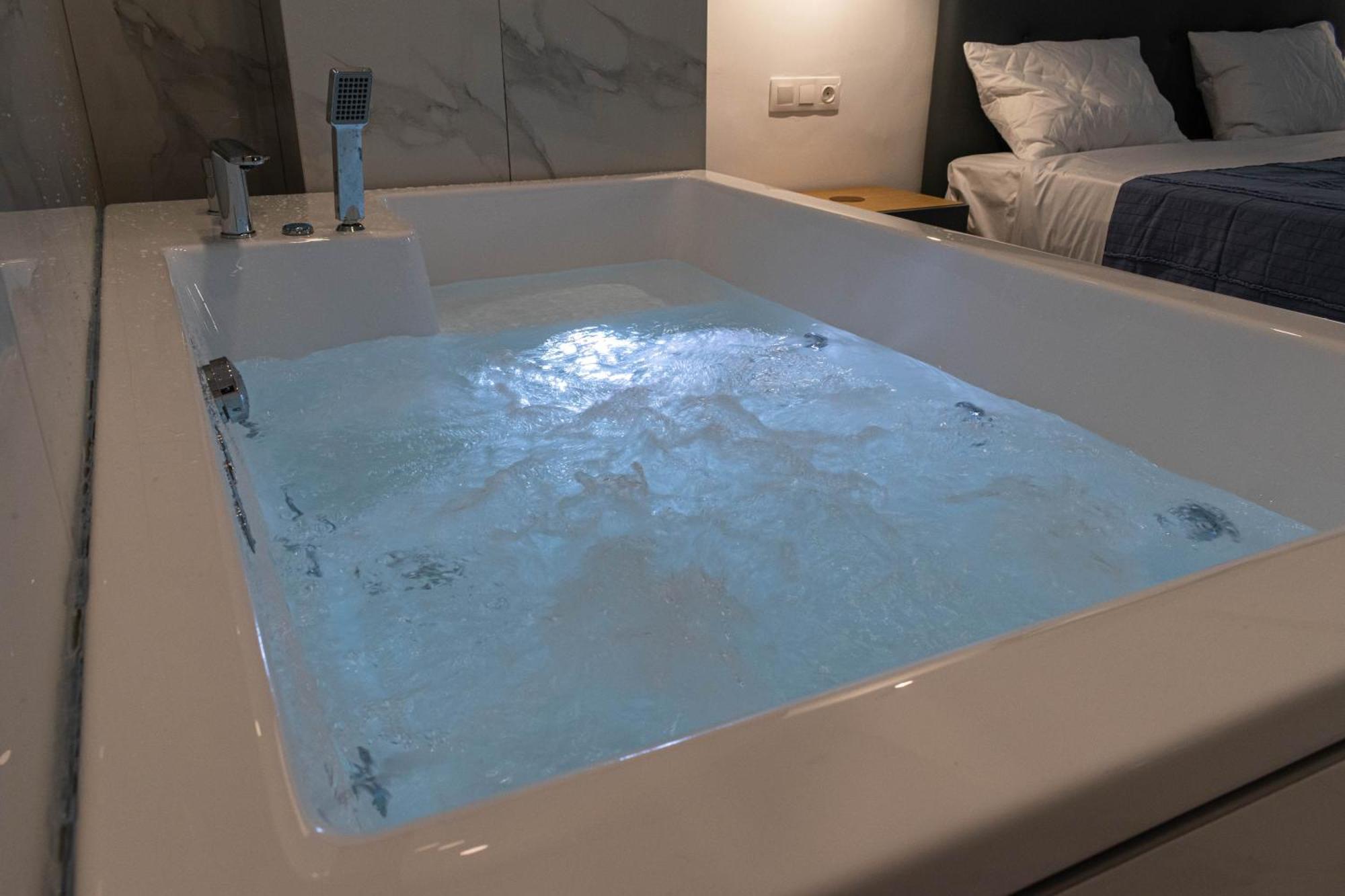 Athens Jacuzzi Apartment Extérieur photo